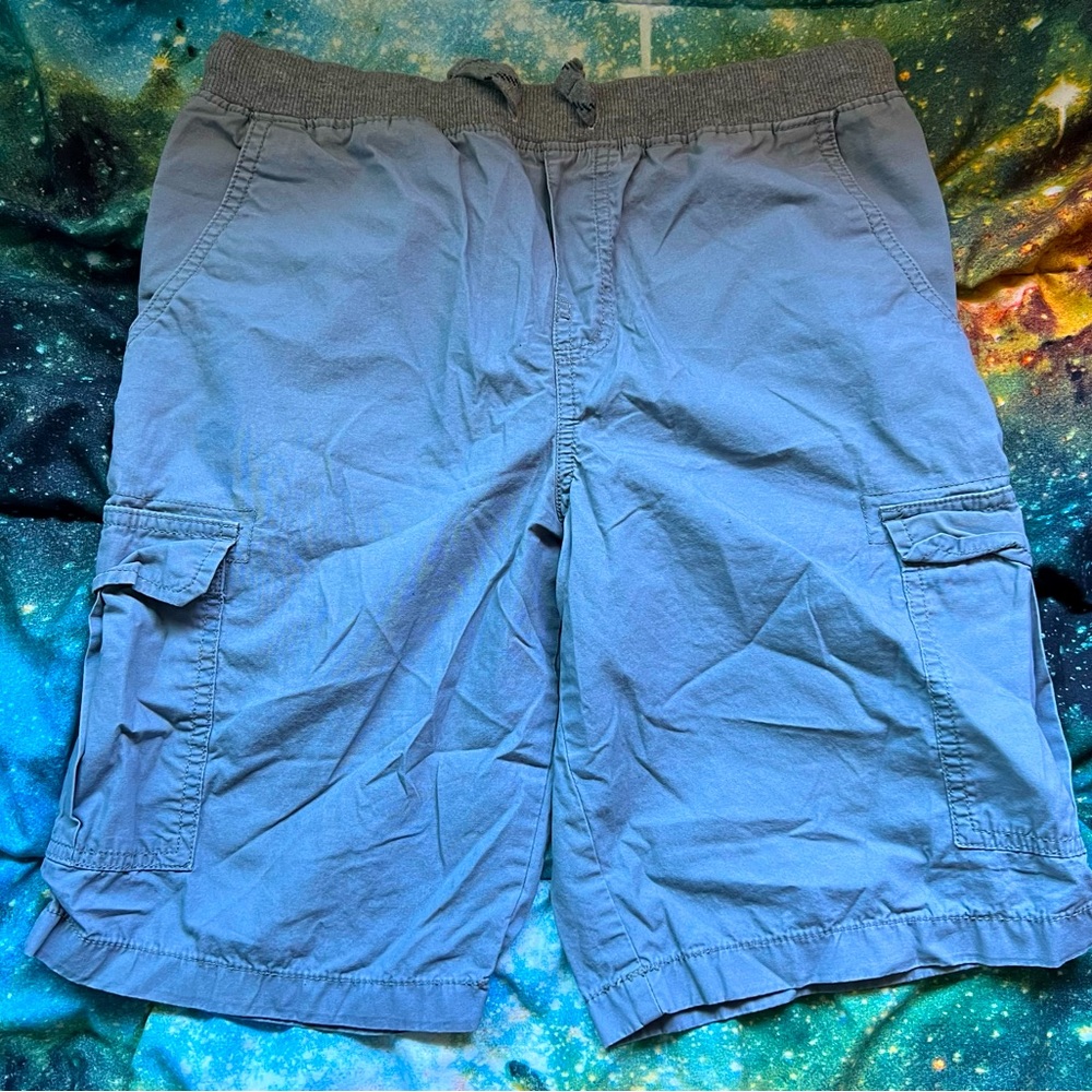 Boys size 14 pull on cargo shorts.